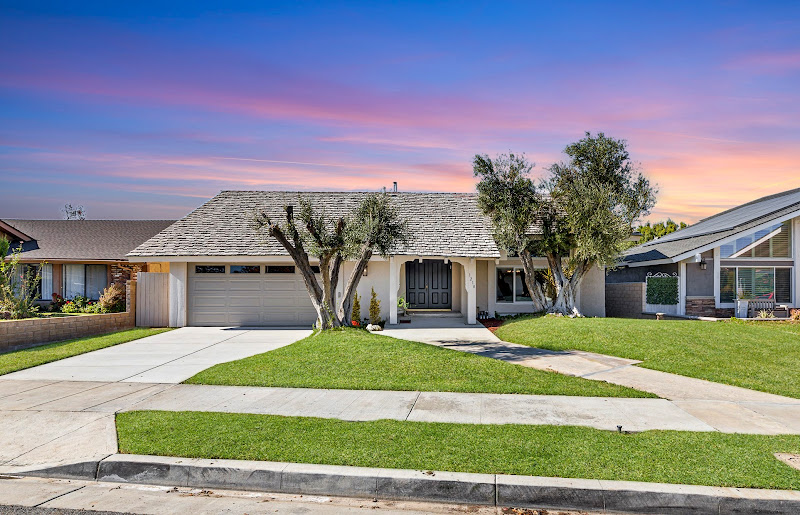 Javier Robles - REMAX New Dimension, Real Estate Agent - Best Realtor in Santa Ana