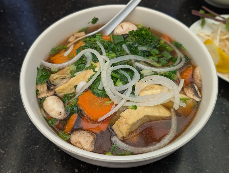 Pho Saigon Pearl 5