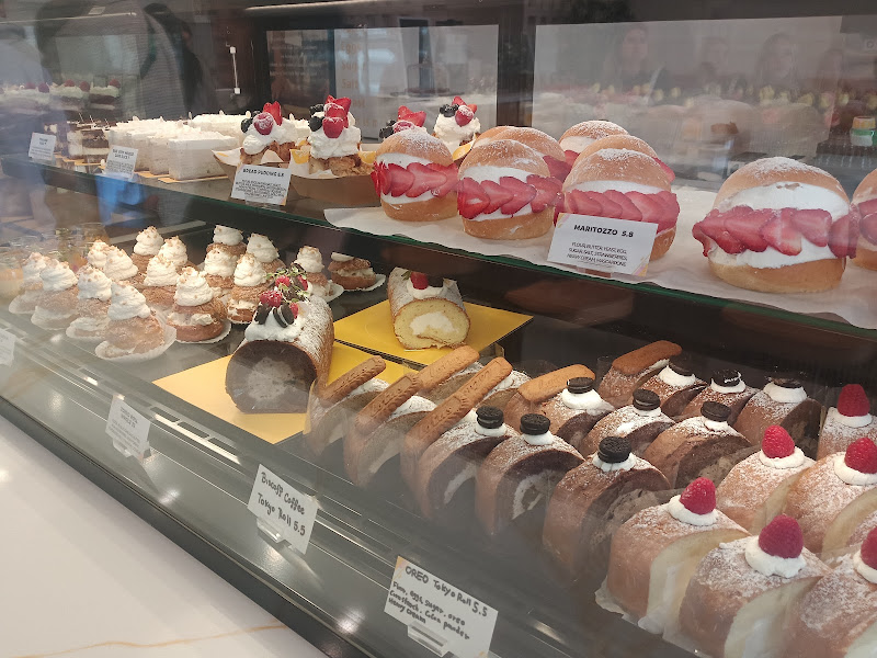 Bag of Cakes 3