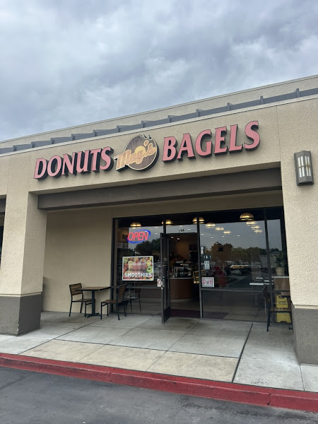 Mag's Donut & Bagel 1