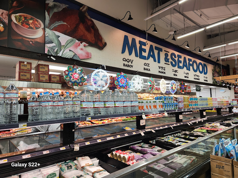 Island Pacific Supermarket and Seafood 3