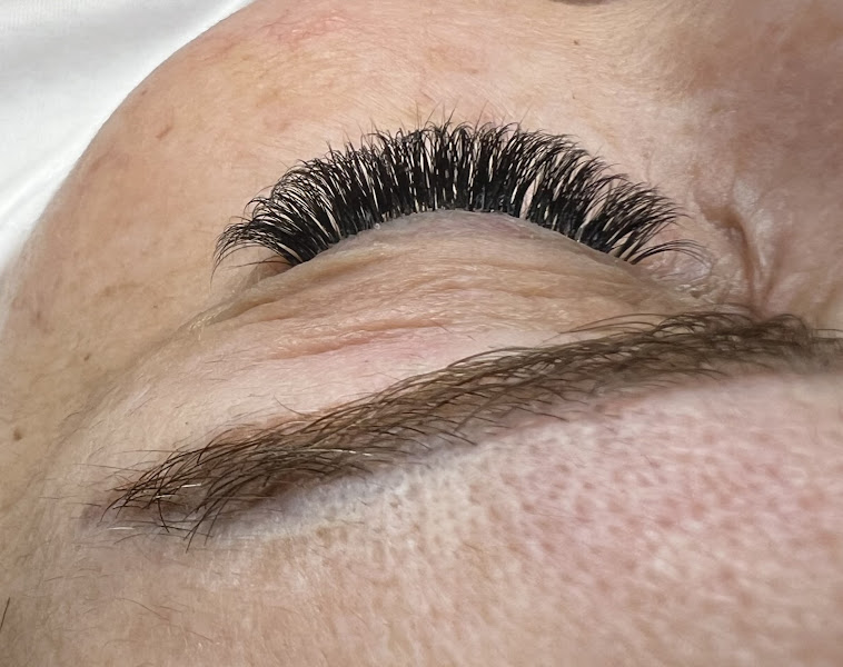 Enchante Spa Nails & Lashes 2