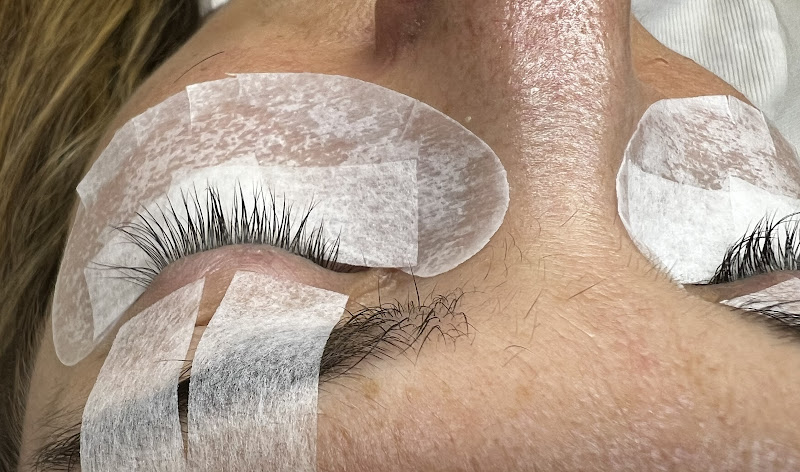 Enchante Spa Nails & Lashes 3