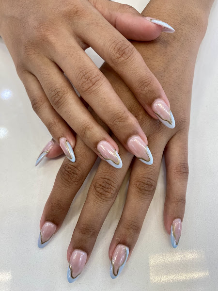 V’s Nails Spa 4