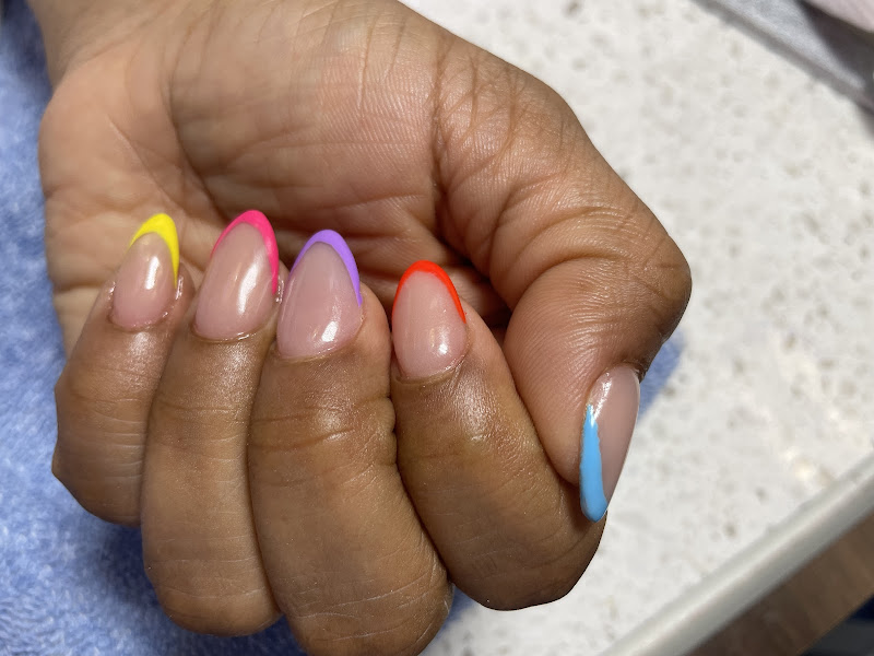 Vina Nails and Spa 4