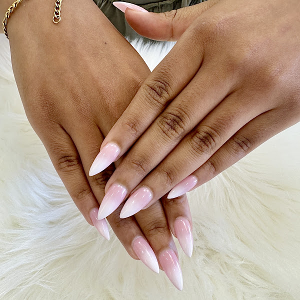 Trae'Gloss Nail Spa