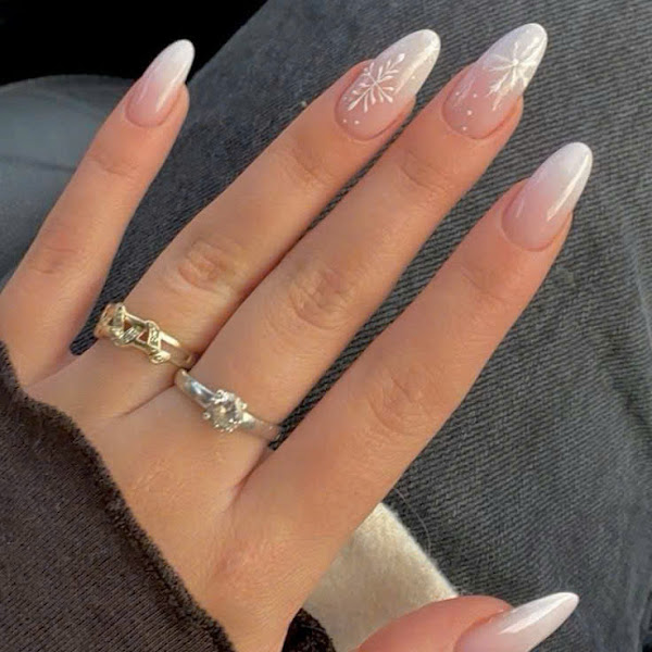 Divine Nails And Lashes 1