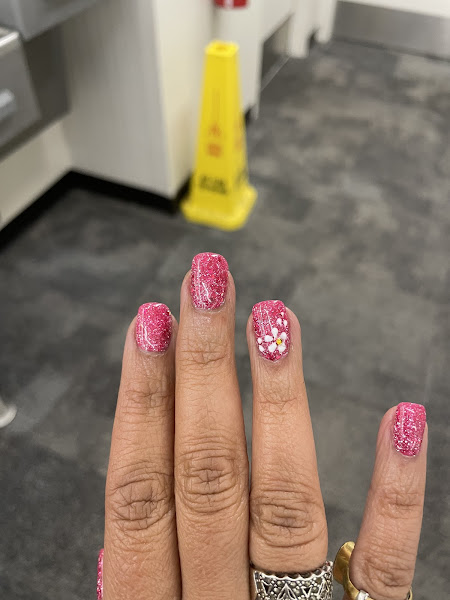 Happy Nails & Spa 2