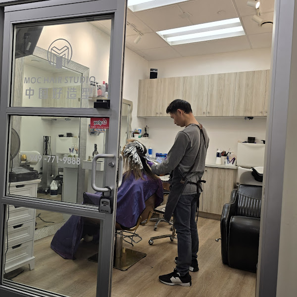 MOC Hair Studio 1