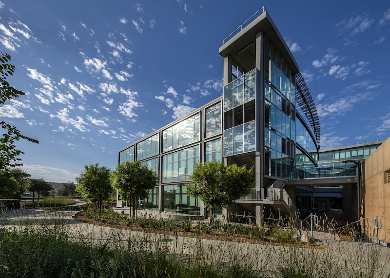 UC Irvine School of Pharmacy & Pharmaceutical Sciences 1
