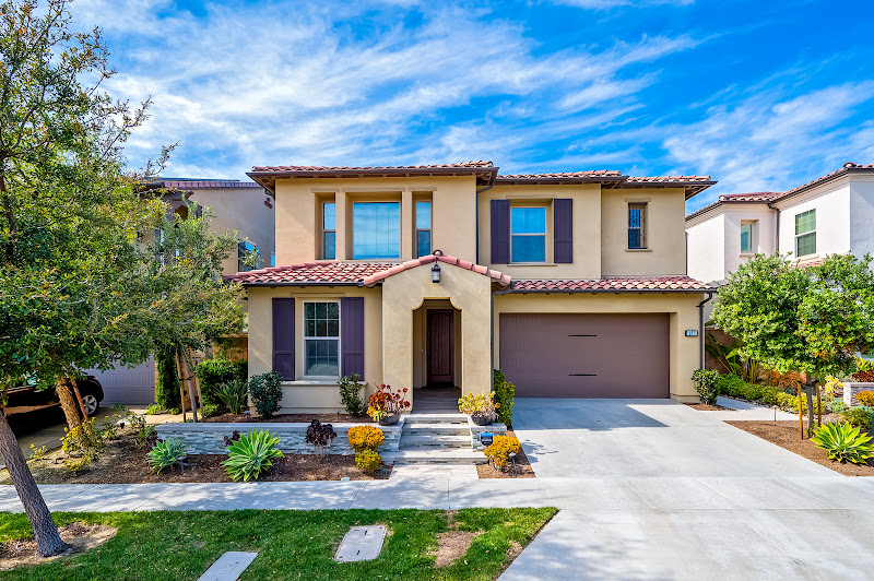Jessica Hong - Realty One Group