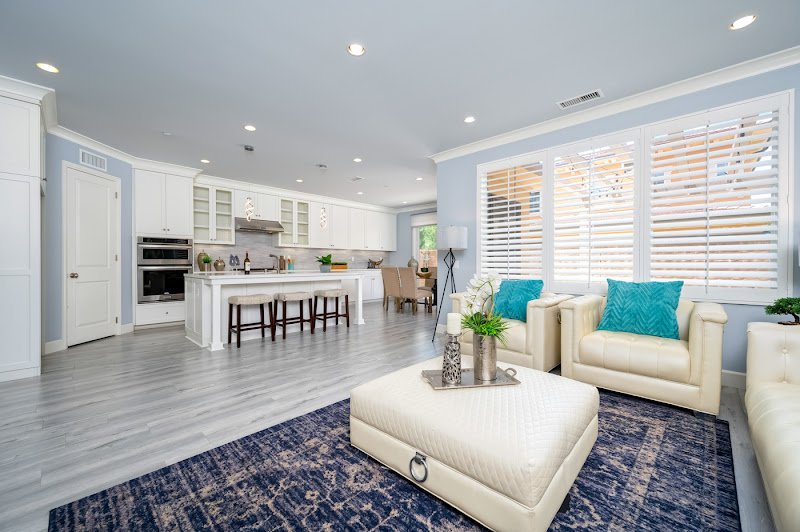 Jessica Hong - Realty One Group 2