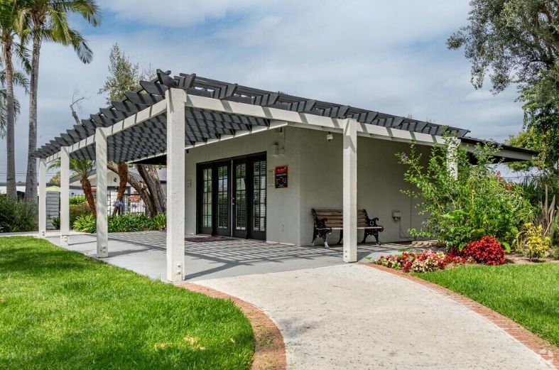 Aperto Property Management, Inc. 5