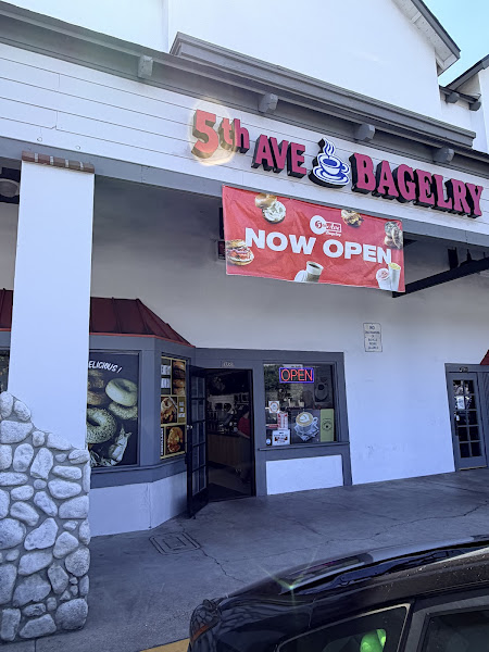 5th Ave Bagelry - Tustin 3