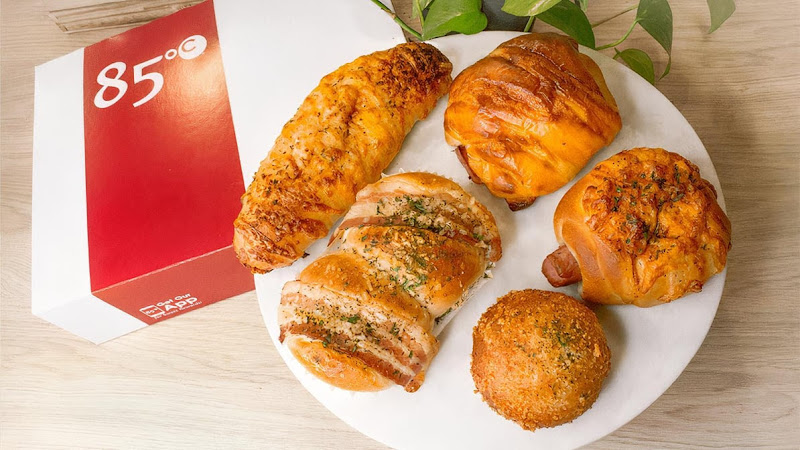 85°C Bakery Cafe - Tustin 5