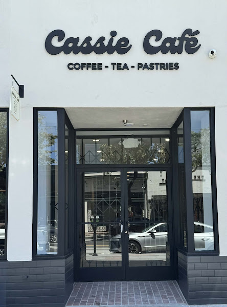 Cassie Café 3