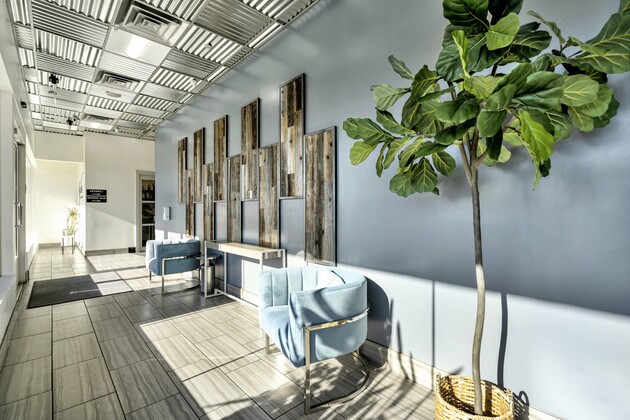 Sola Salons 4