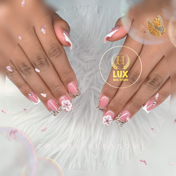 Lux Nail Studio 3