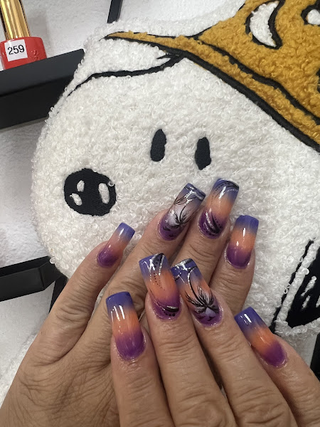 Holly's Nail Bar 4