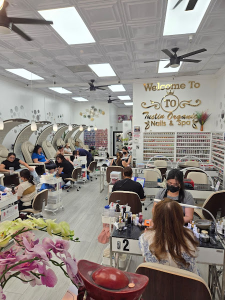 Tustin Organic Nails & Spa 3