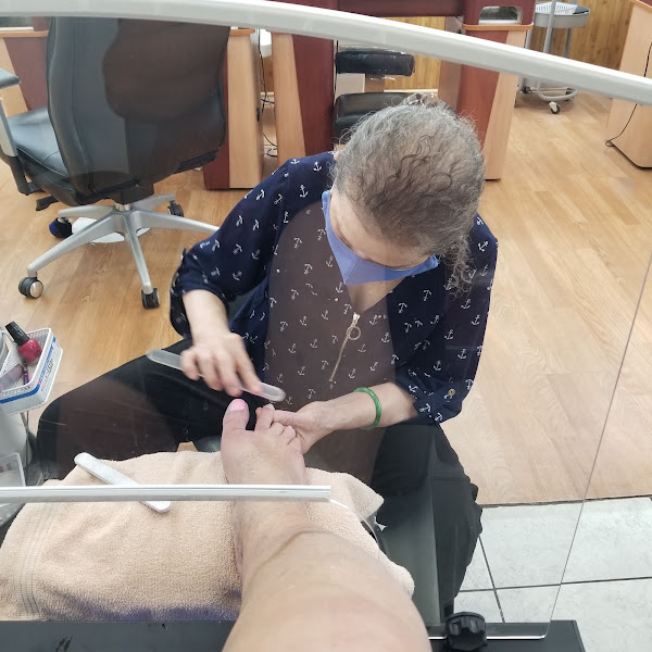 Beyond Nails Spa & Skin 4