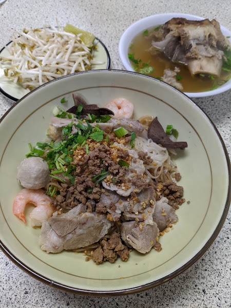 Golden Lake Eatery 4