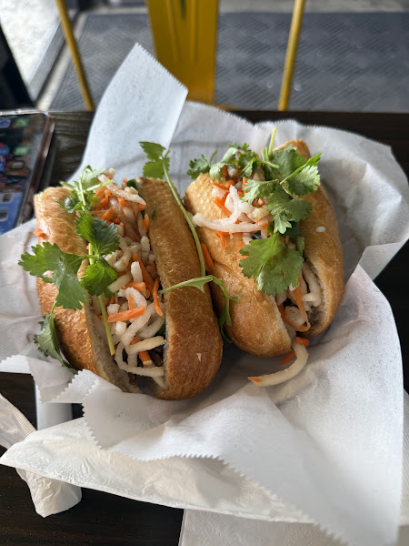 Lokal Sandwich Shop 5