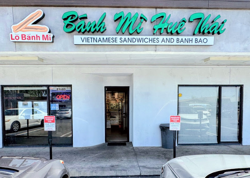 Hue Thai Bakery & Deli
