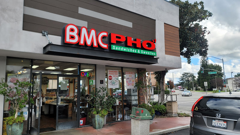 Bmc Phơ Bánh Mí Ché Calí Bakery & Restaurant 1