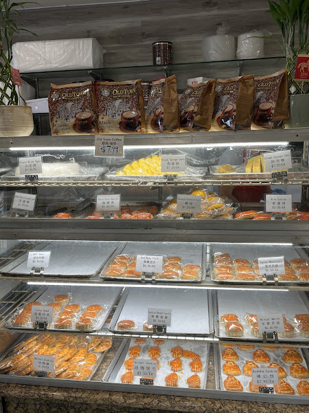 Long’s Family Pastry 5