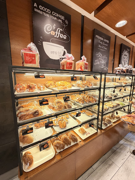 85°C Bakery Cafe - Century City 4
