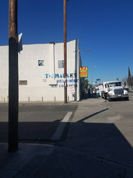 T & J Market 3