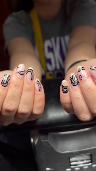 Eve's Space Nails Studio 2