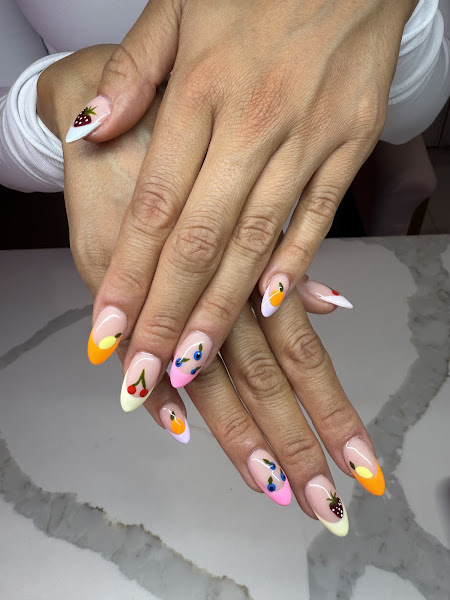 Nail Place 3