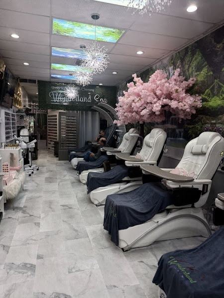 Wonderland Nails & Lash Spa - Non Toxic Nail Salon 1