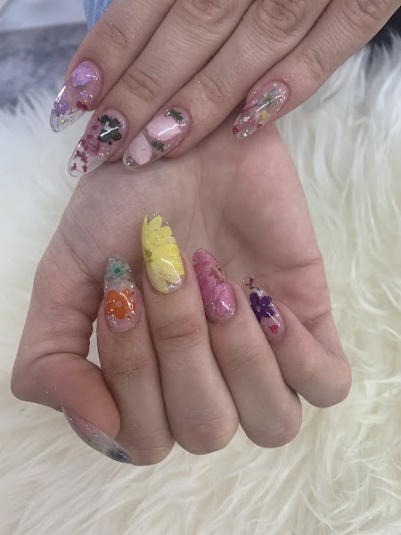 Leo Nail Bar 4