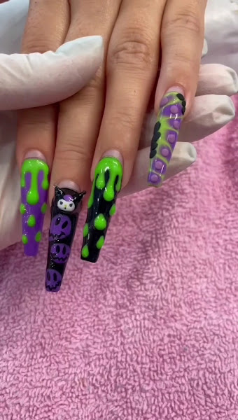 Poppy Nails 2