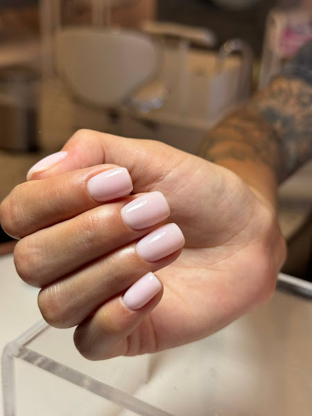 Poppy Nails 3