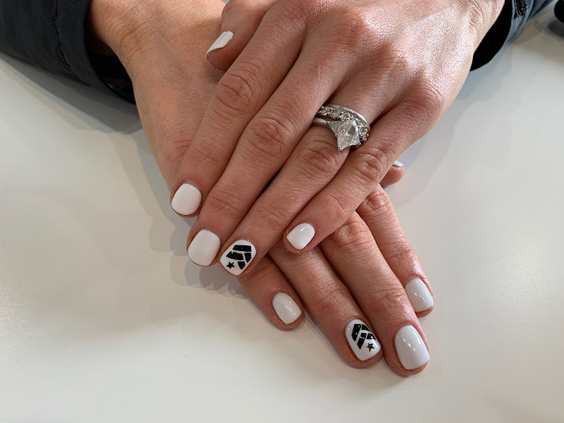 Honeybee Nails & Spa (Non- Toxic) 3