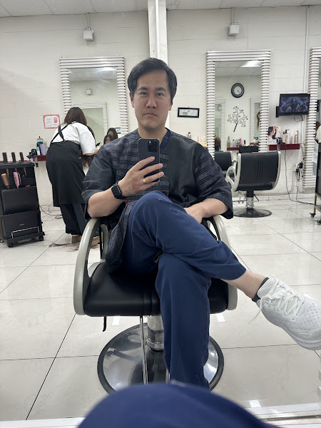 Johnny & Mia Hair Studio 3