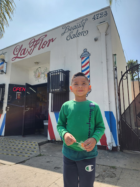 La Flor Beauty Salon And Barbershop 2