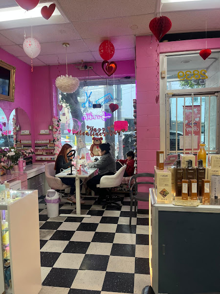 Tiffany's Beauty Salon (Hair Salon / Salon de Belleza) 3