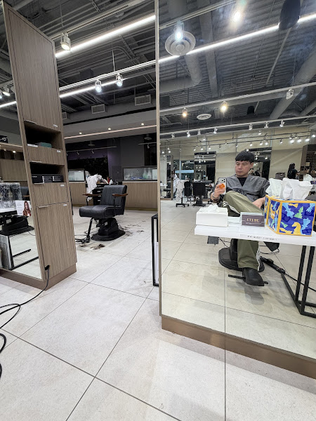 Etude W Salon