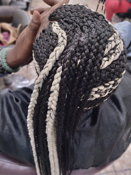 L A's Finest Braidery 3
