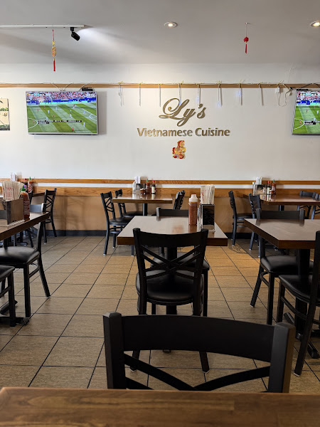 Ly's Vietnamese Cuisine 3