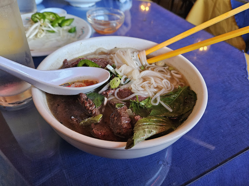 Mai's Vietnamese Restaurant 2