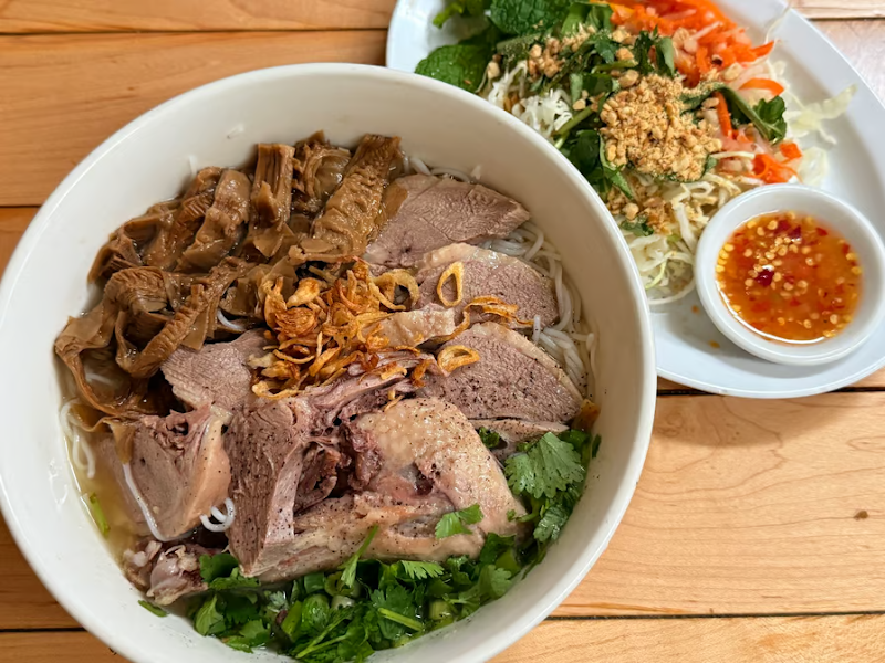 Hello Sandwich & Noodle 2