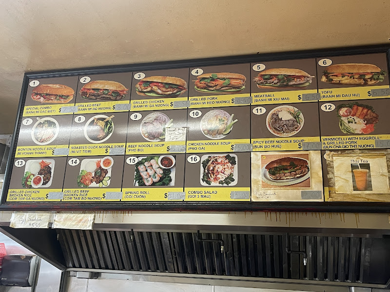 Hello Sandwich & Noodle 3