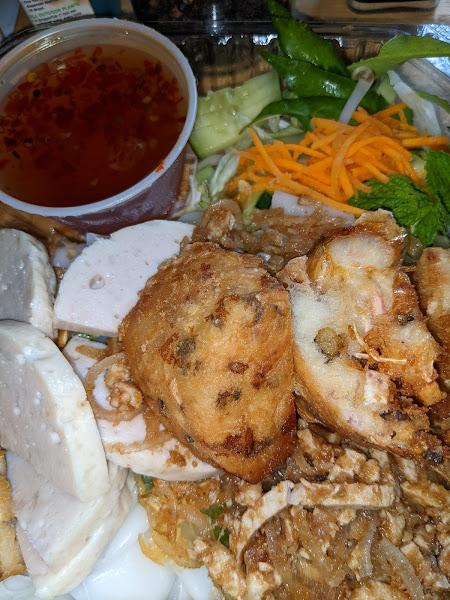 Que Huong Vietnamese Deli 4