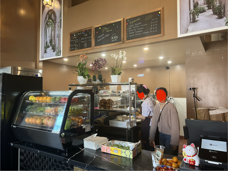 Ghien Banh Mi & Cafe 5